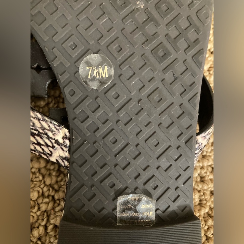TORY BURCH Miller Sandals Metal Logo - Picture 8 of 15
